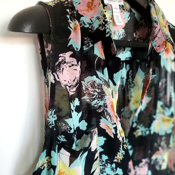 Sheer Black Floral Top - Picture 4 of 4